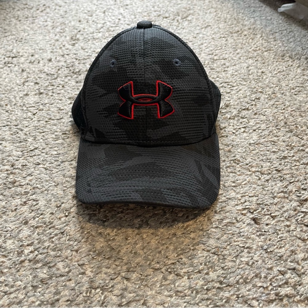 Under Armour Black Youth Cap With Red Outline